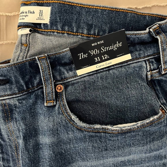 NWT- Abercrombie and Fitch mid rise 90s straight curve love jeans — size 12L - Picture 7 of 7